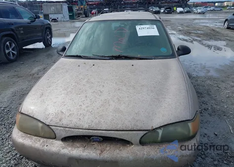 1998 Ford Escort Se z USA, uszkodzony, nr VIN 1FAFP15P6WW187113